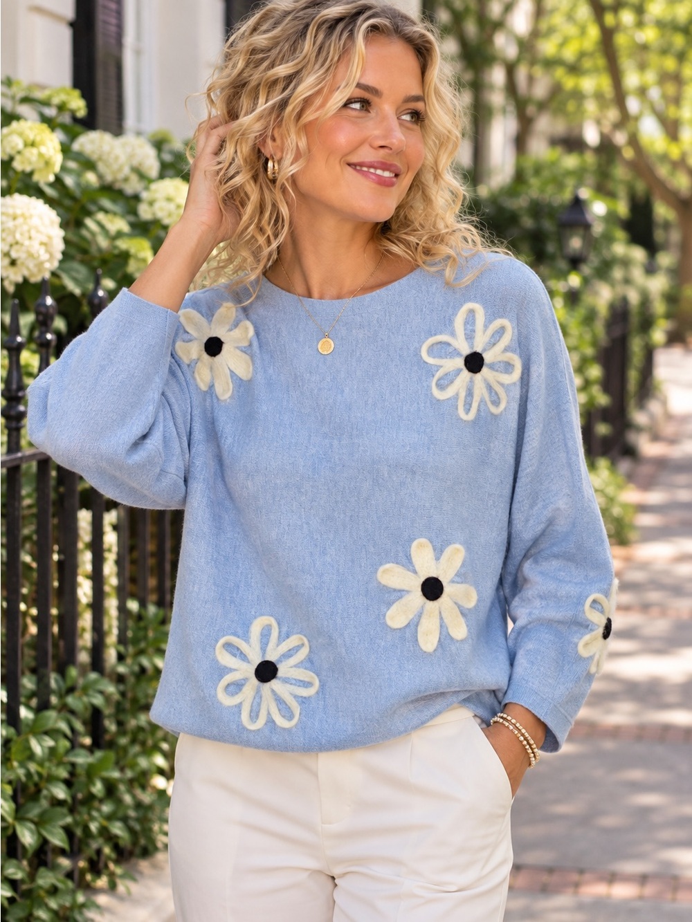 Aaeda Women’s Blue 3D Floral Appliqué Knit Sweater Small
